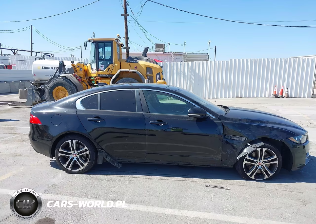2017 Jaguar Xe 35T Premium VIN:SAJAD4BV1HCP11467 - 14