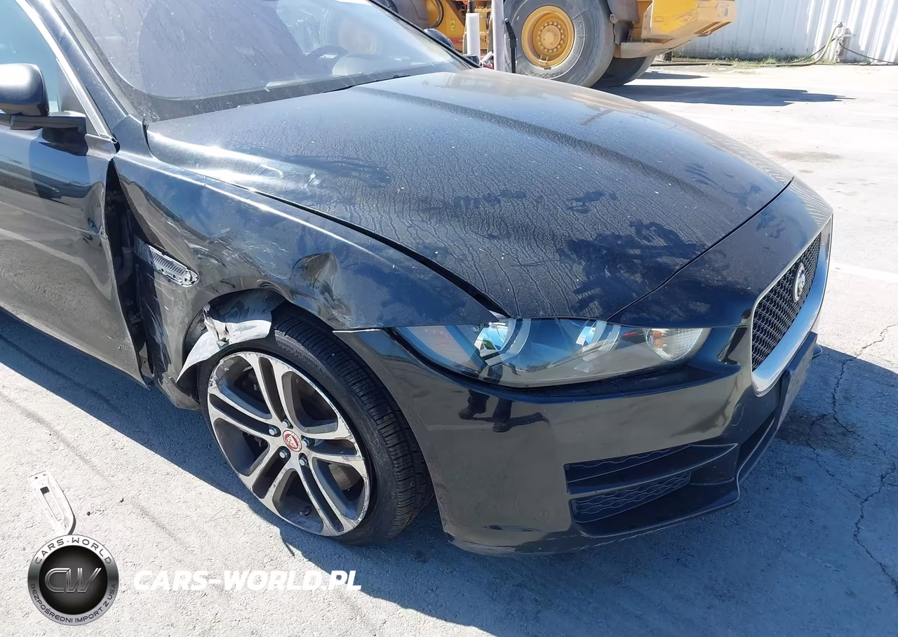 2017 Jaguar Xe 35T Premium VIN:SAJAD4BV1HCP11467 - 18
