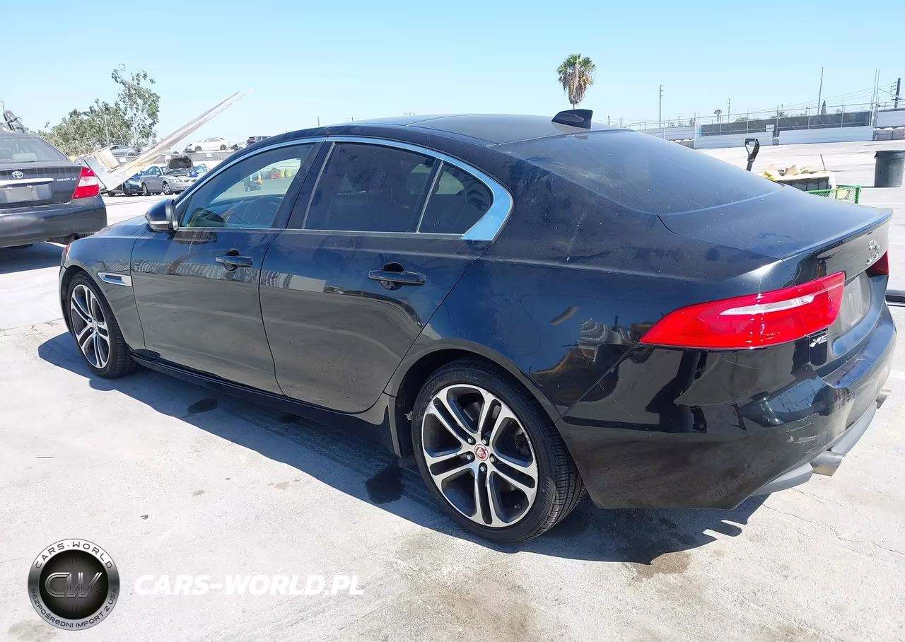 2017 Jaguar Xe 35T Premium VIN:SAJAD4BV1HCP11467 - 3