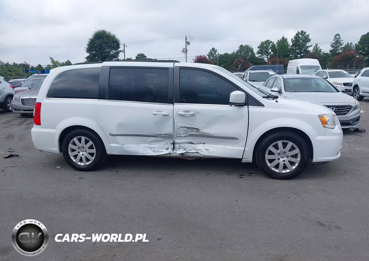 2016 Chrysler Town & Country Touring VIN:2C4RC1BG9GR296716 - 13