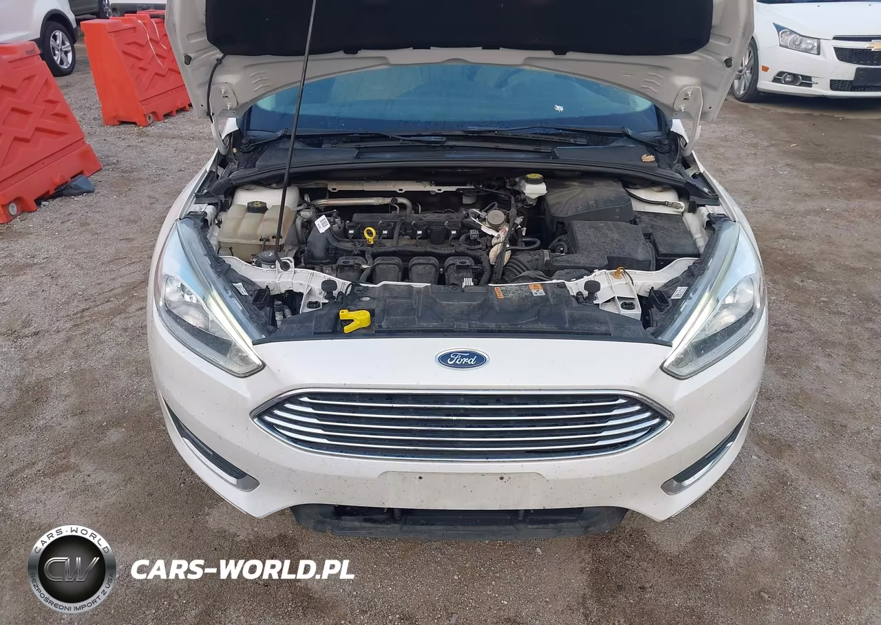 2018 Ford Focus Titanium VIN:1FADP3J24JL314934 - 10
