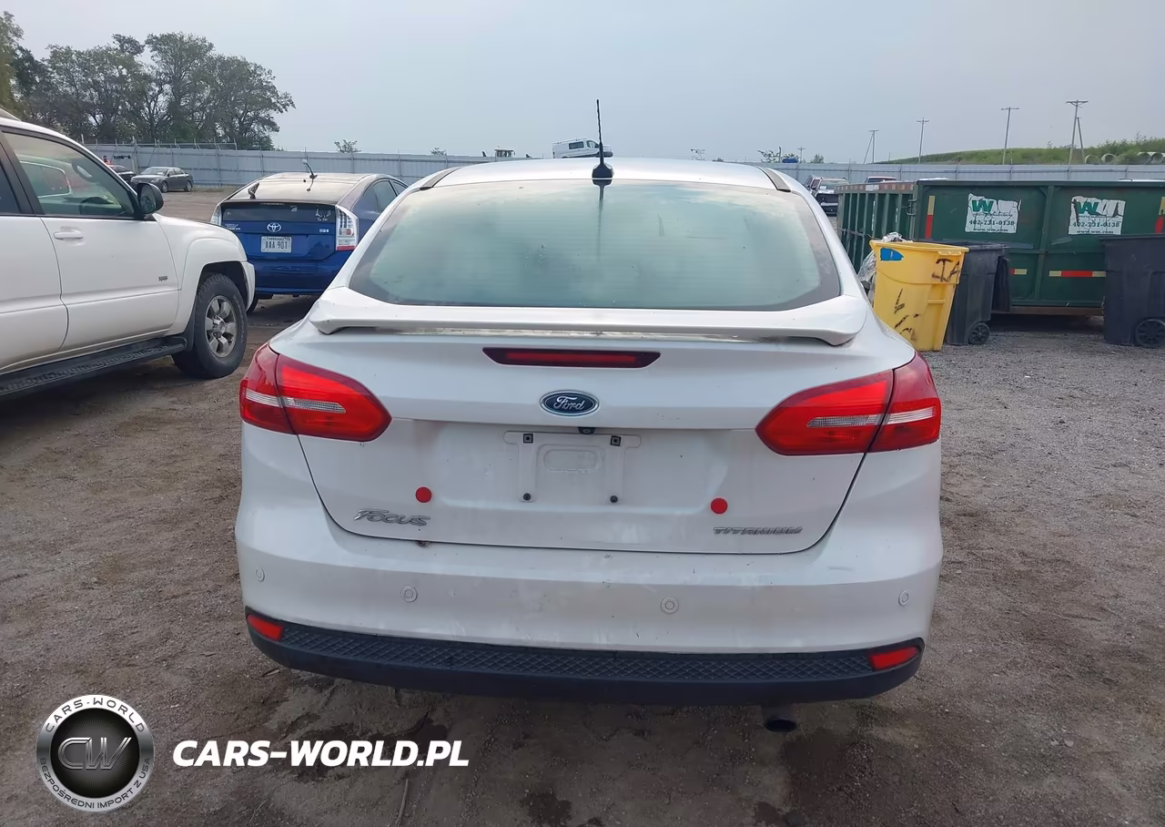 2018 Ford Focus Titanium VIN:1FADP3J24JL314934 - 17