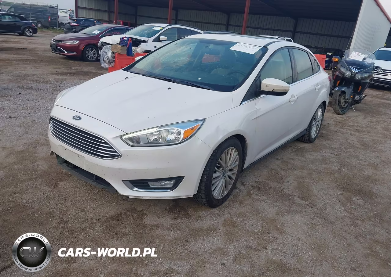 2018 Ford Focus Titanium VIN:1FADP3J24JL314934 - 2