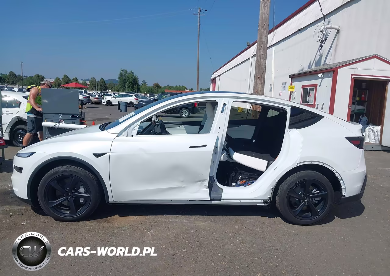 2026 Tesla Model Y All-Wheel Drive-Long Range Launch Series-Premium All-Wheel Drive VIN:7SAYGDEE3TF431581 - 14