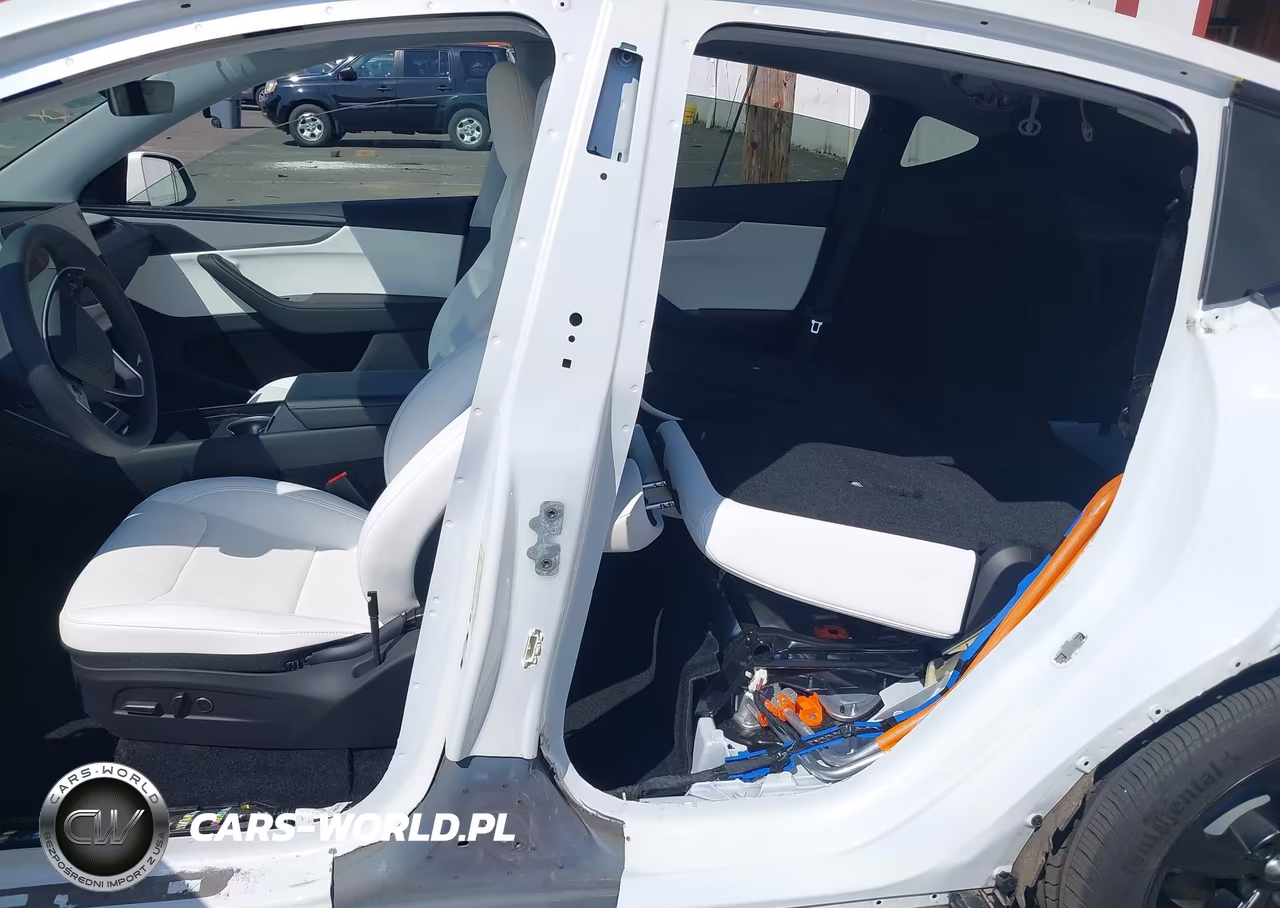 2026 Tesla Model Y All-Wheel Drive-Long Range Launch Series-Premium All-Wheel Drive VIN:7SAYGDEE3TF431581 - 6