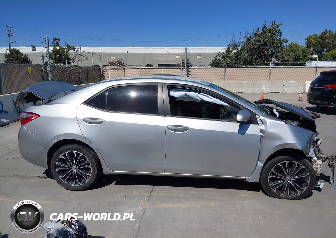 2016 Toyota Corolla Le VIN:5YFBURHE2GP453425 - 12