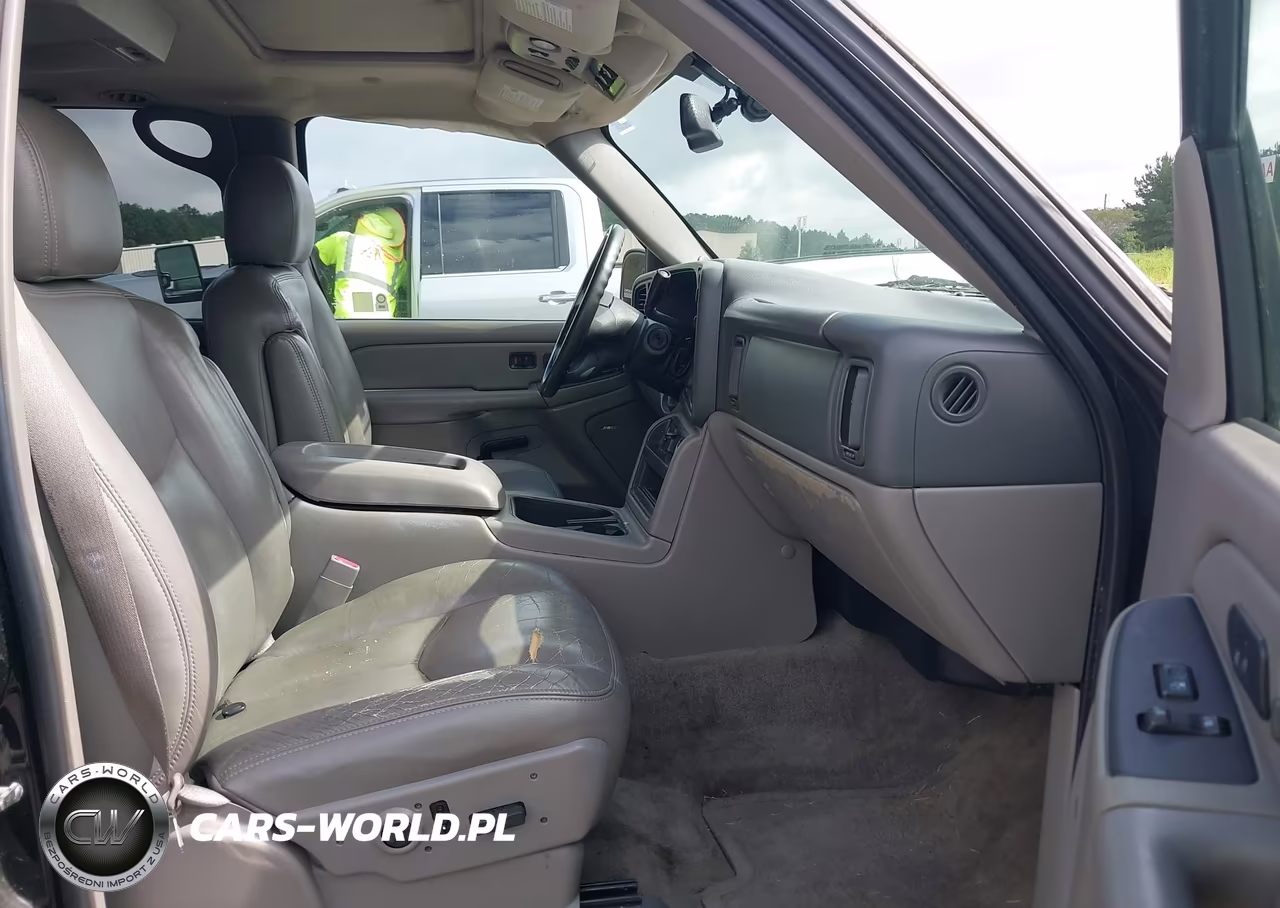 2005 Chevrolet Tahoe Lt VIN:1GNEC13T35J218760 - 5