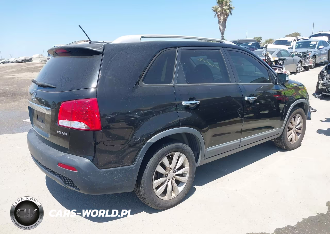 2011 Kia Sorento Ex V6 VIN:5XYKU4A26BG161647 - 4