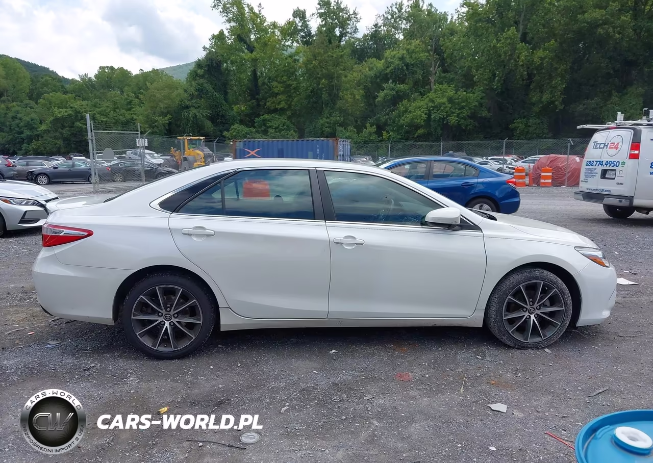 2017 Toyota Camry Xse VIN:4T1BF1FK8HU335870 - 13