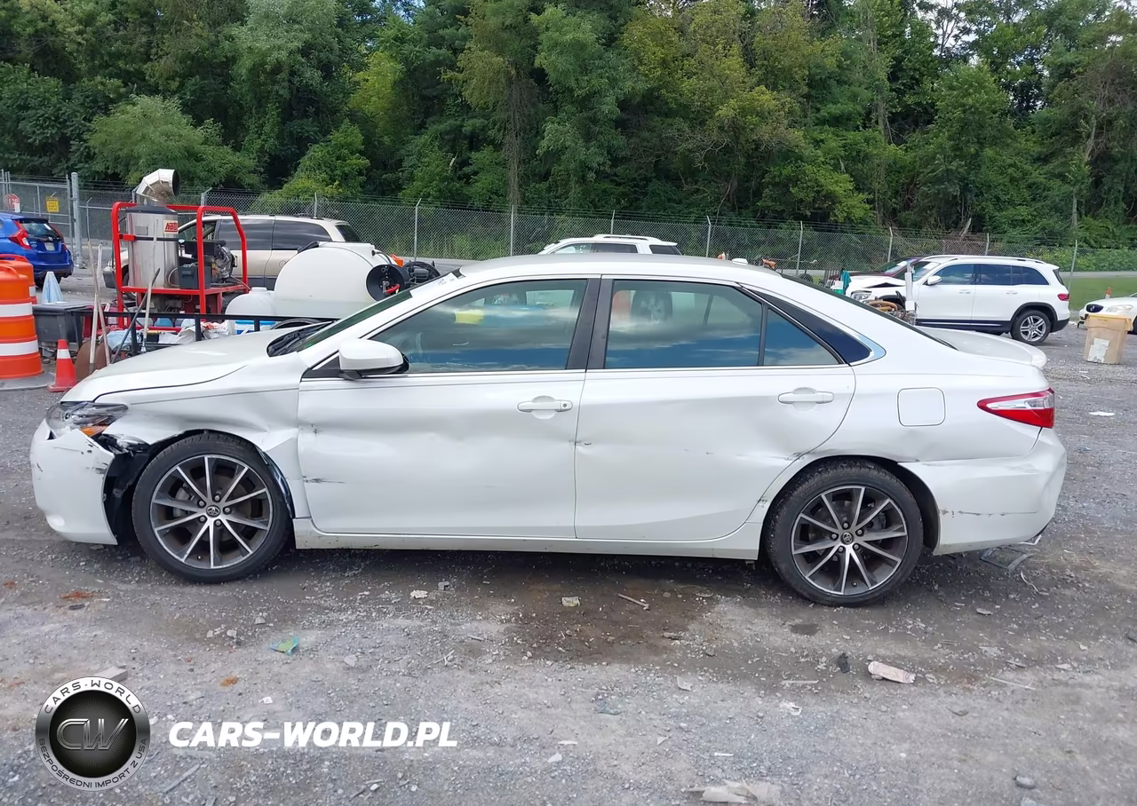 2017 Toyota Camry Xse VIN:4T1BF1FK8HU335870 - 14