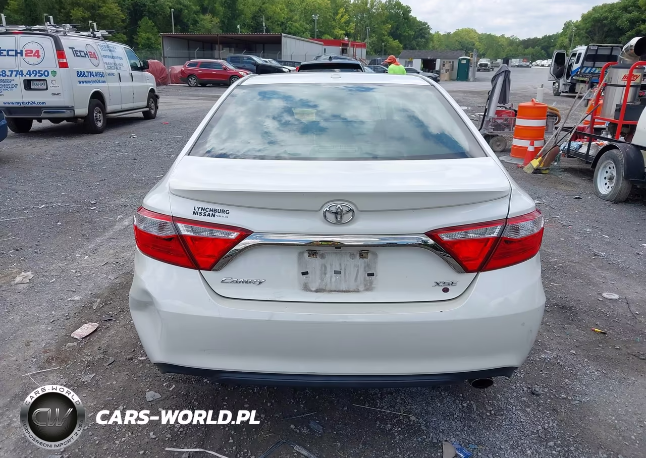 2017 Toyota Camry Xse VIN:4T1BF1FK8HU335870 - 16