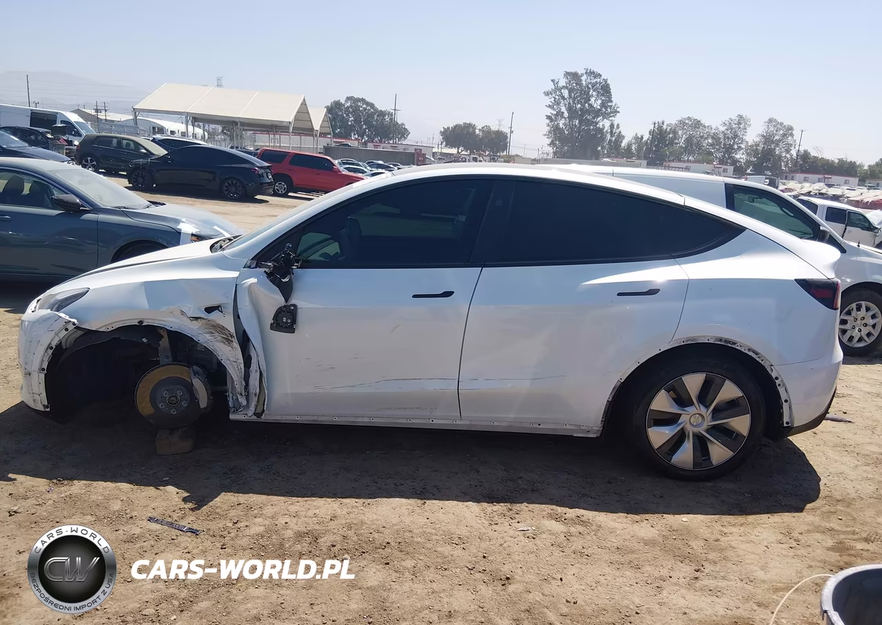 2024 Tesla Model Y Long Range Dual Motor All-Wheel Drive VIN:7SAYGDEE4RA231301 - 14
