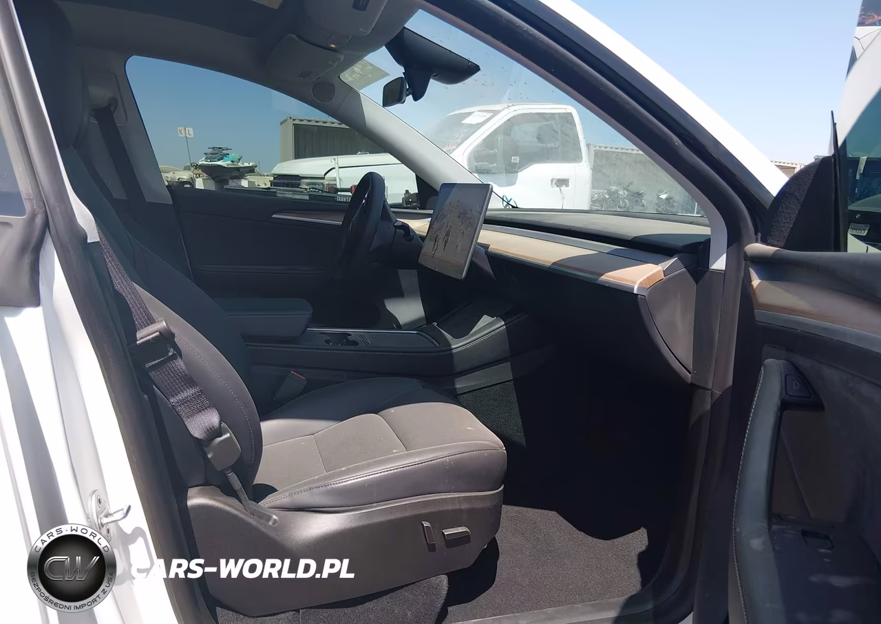 2024 Tesla Model Y Long Range Dual Motor All-Wheel Drive VIN:7SAYGDEE4RA231301 - 5