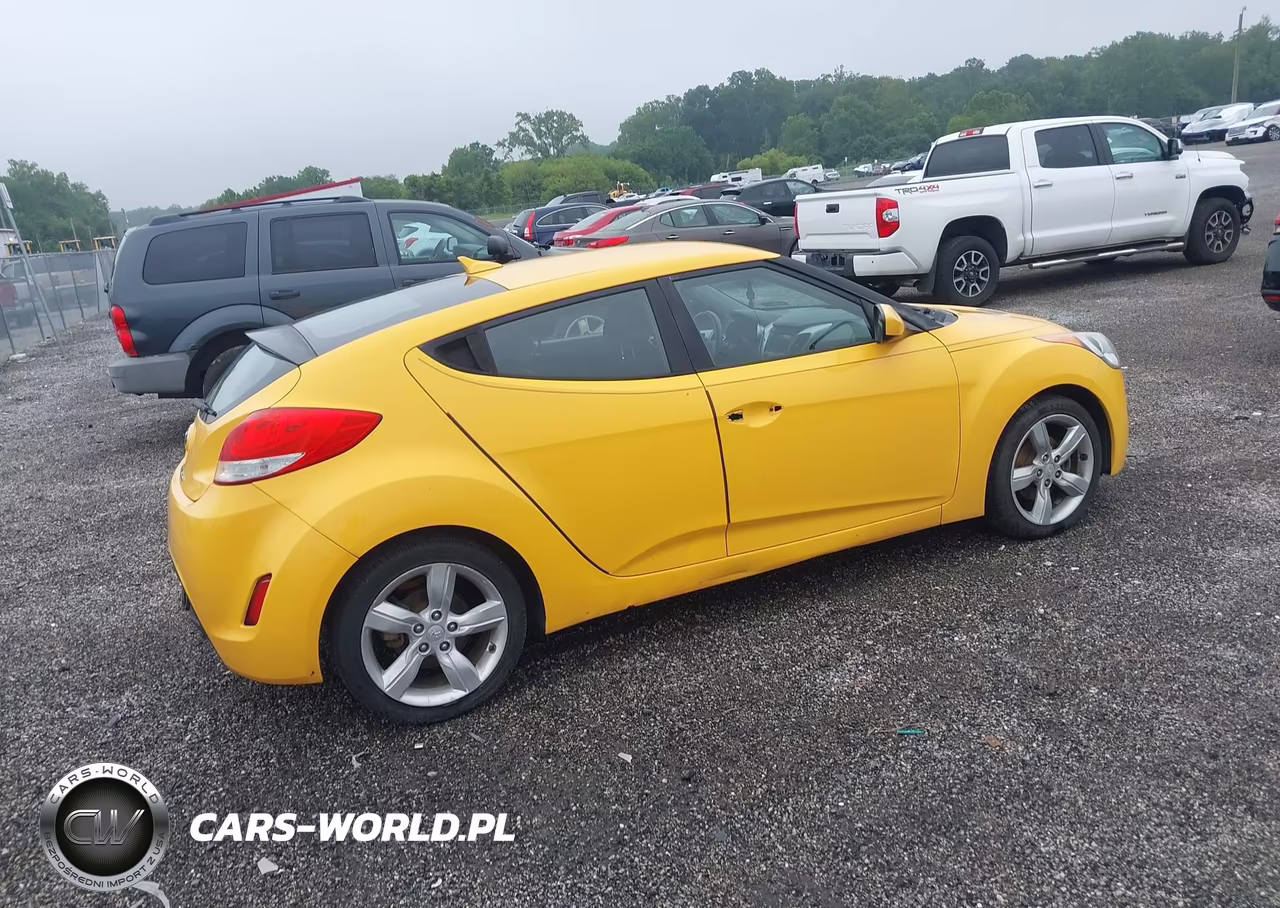 2014 Hyundai Veloster Base W-Black VIN:KMHTC6AD8EU183510 - 4