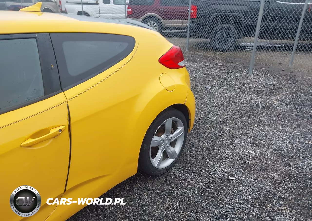 2014 Hyundai Veloster Base W-Black VIN:KMHTC6AD8EU183510 - 6
