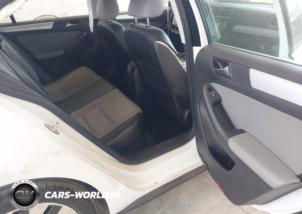 2015 Volkswagen Jetta Hybrid Sel Premium VIN:3VW637AJXFM307454 - 8