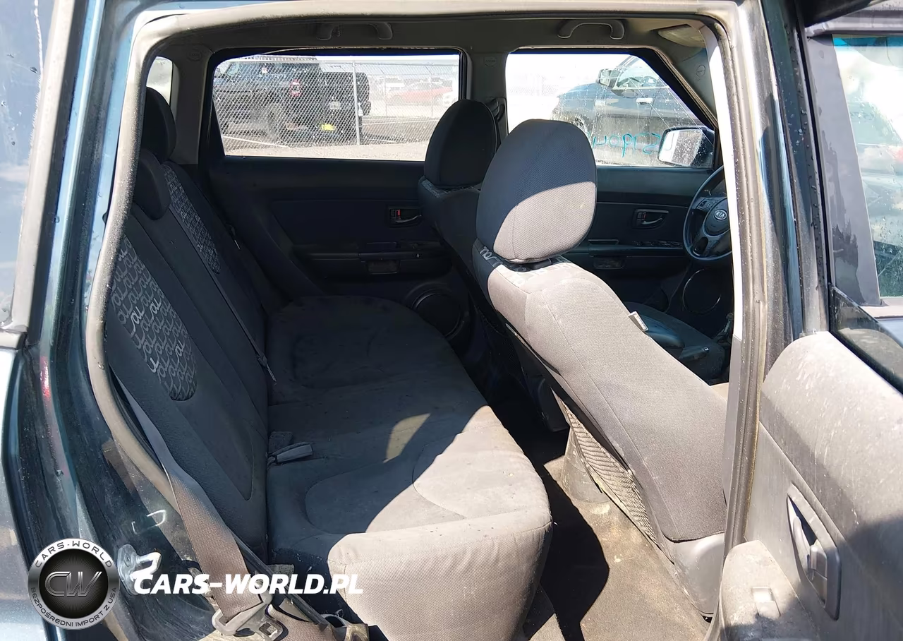 2011 Kia Soul + VIN:KNDJT2A29B7320273 - 8