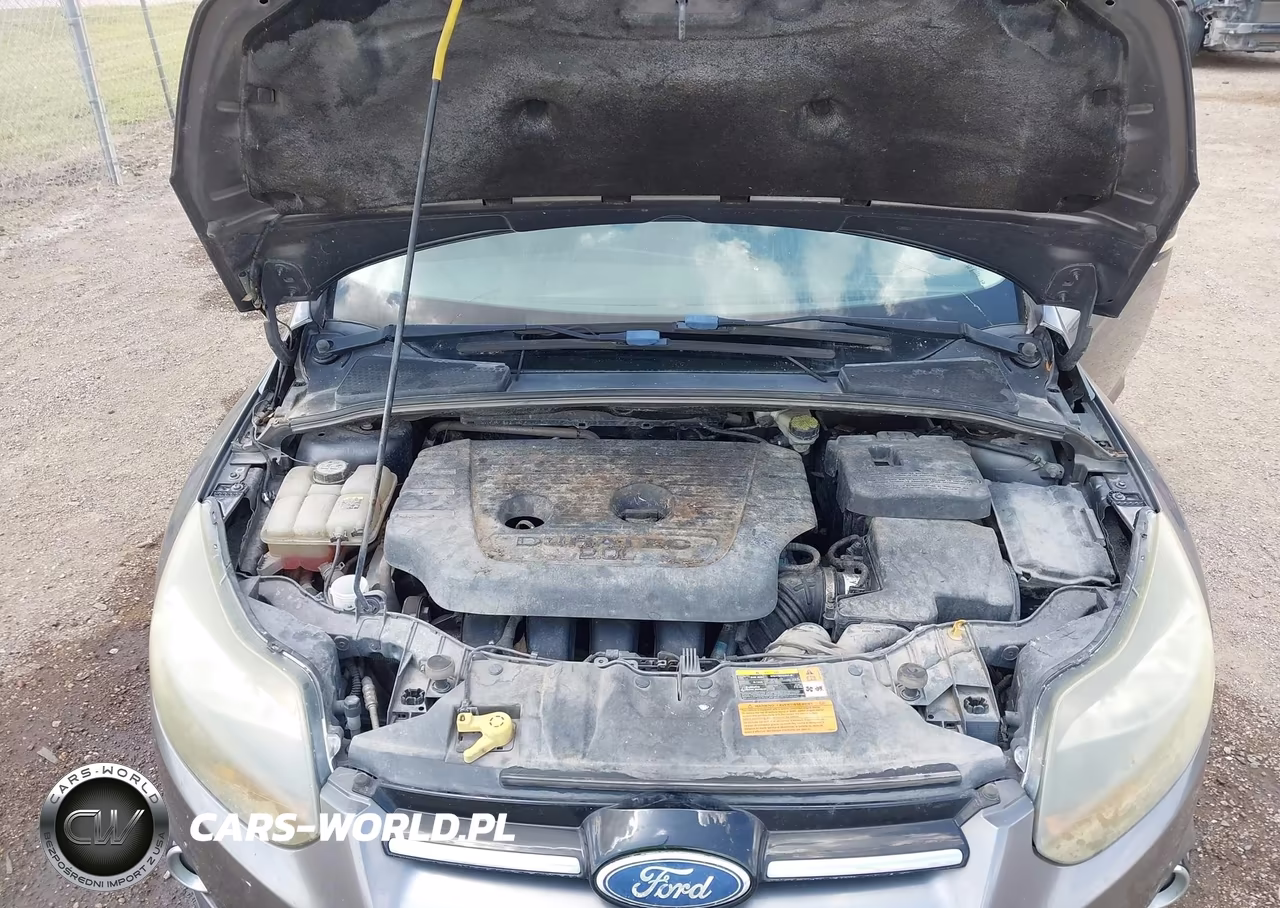 2012 Ford Focus Titanium VIN:1FAHP3J24CL104869 - 10