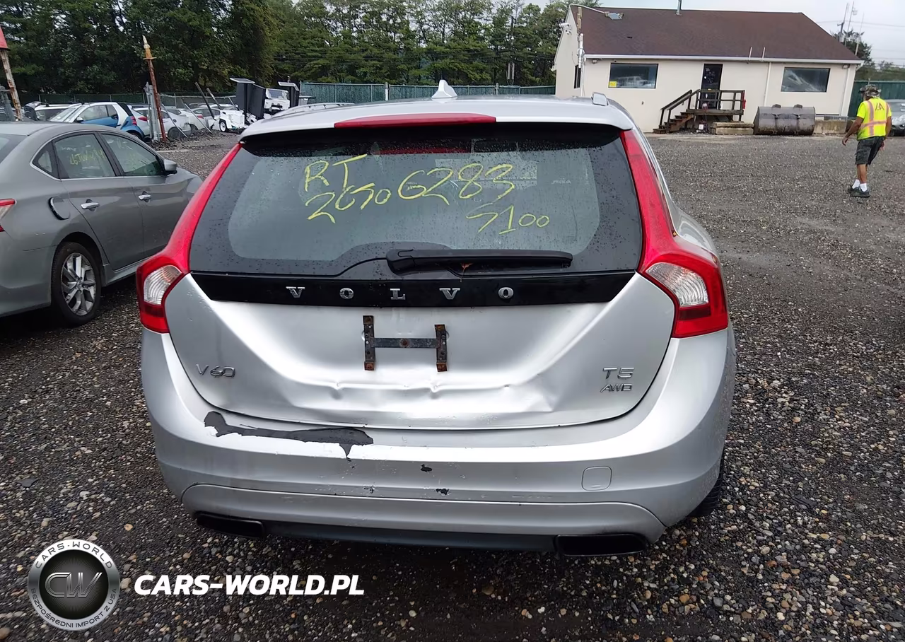 2015 Volvo V60 T5 Premier VIN:YV1612SB8F1186658 - 16