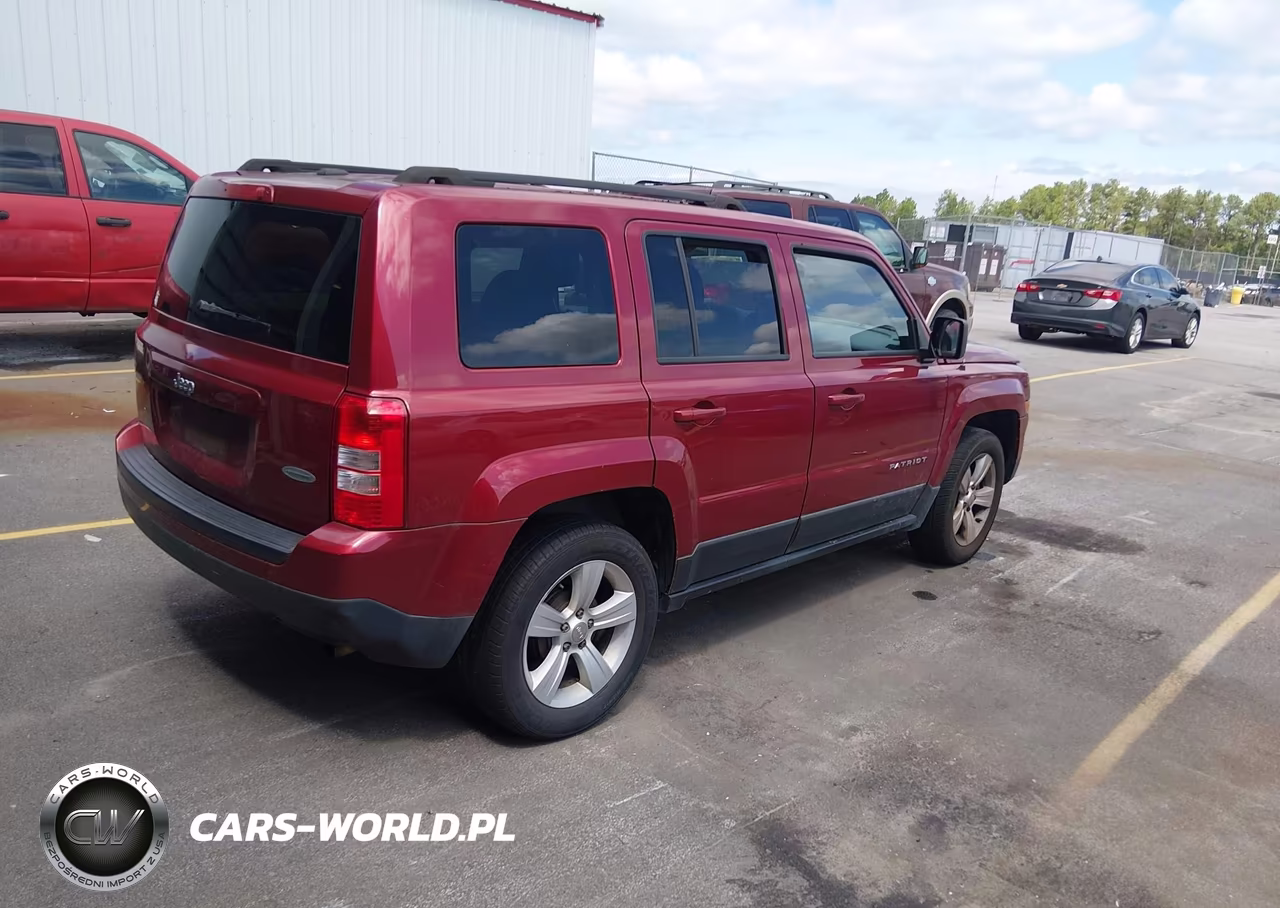 2016 Jeep Patriot Latitude VIN:1C4NJPFA9GD674906 - 4