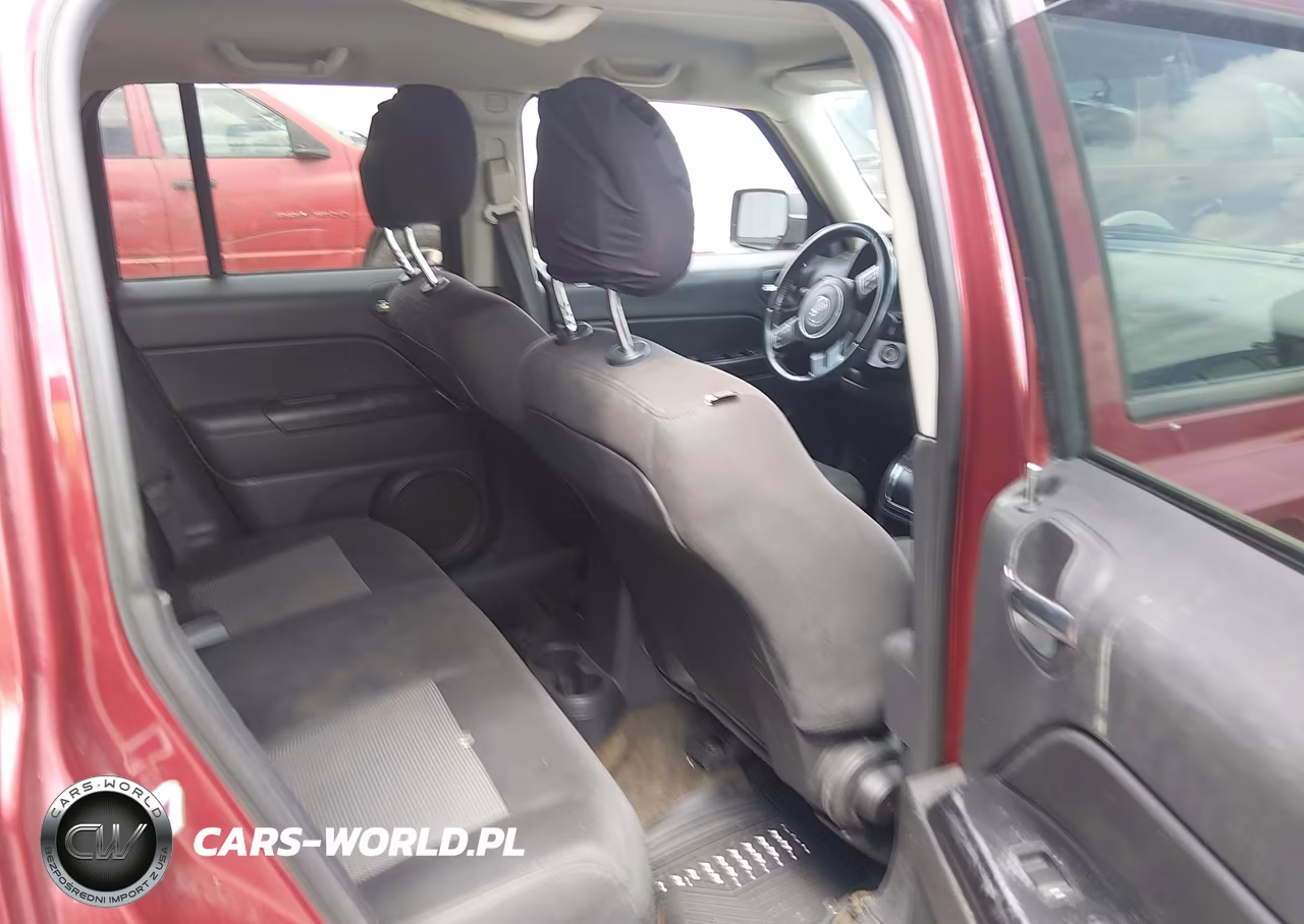 2016 Jeep Patriot Latitude VIN:1C4NJPFA9GD674906 - 8