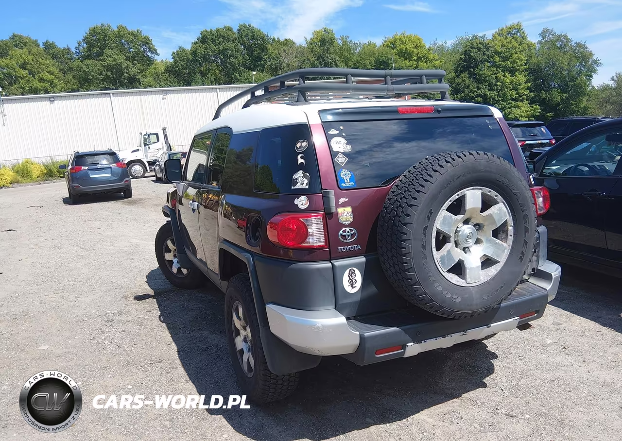 2007 Toyota Fj Cruiser VIN:JTEBU11FX70086820 - 3