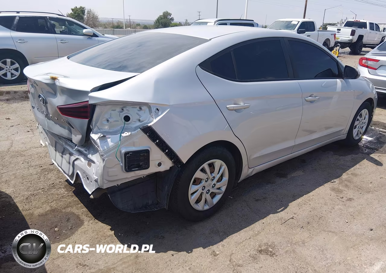 2019 Hyundai Elantra Se VIN:5NPD74LF5KH488856 - 4