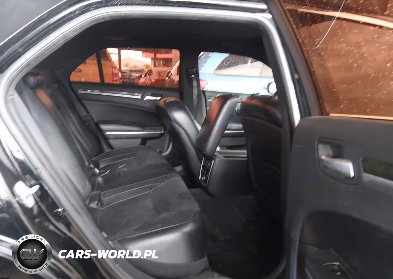 2012 Chrysler 300C VIN:2C3CCAET7CH274684 - 8