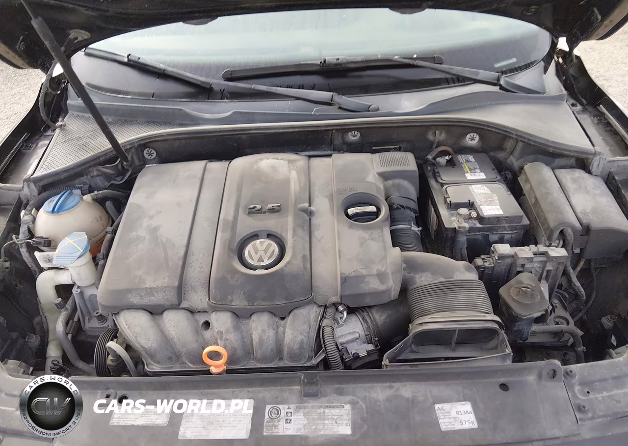 2013 Volkswagen Passat 2.5L Wolfsburg Edition VIN:1VWAH7A30DC142963 - 10