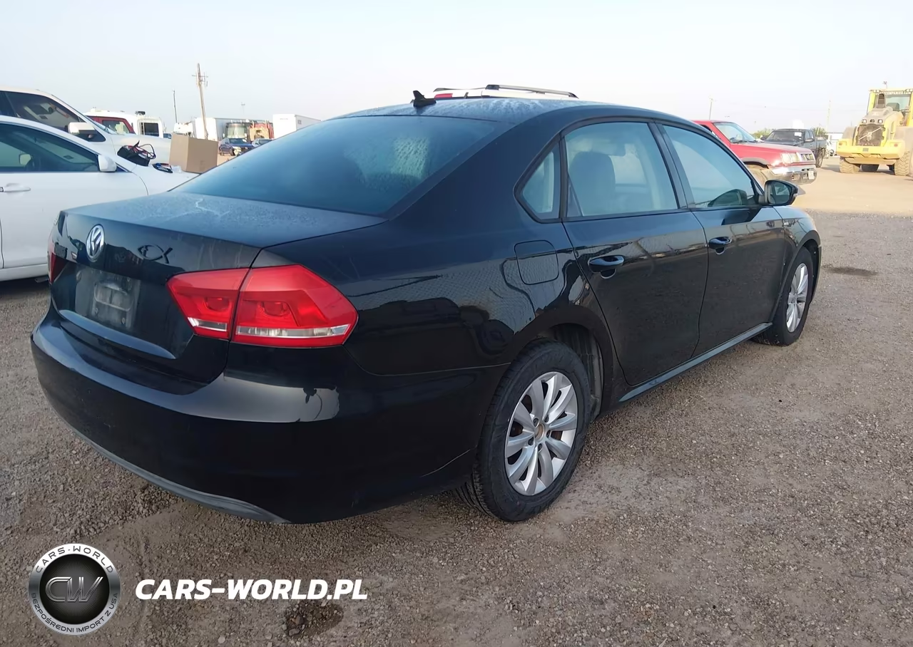 2013 Volkswagen Passat 2.5L Wolfsburg Edition VIN:1VWAH7A30DC142963 - 4