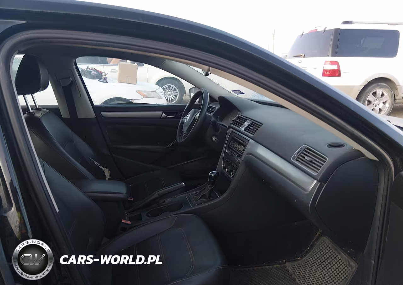 2013 Volkswagen Passat 2.5L Wolfsburg Edition VIN:1VWAH7A30DC142963 - 5