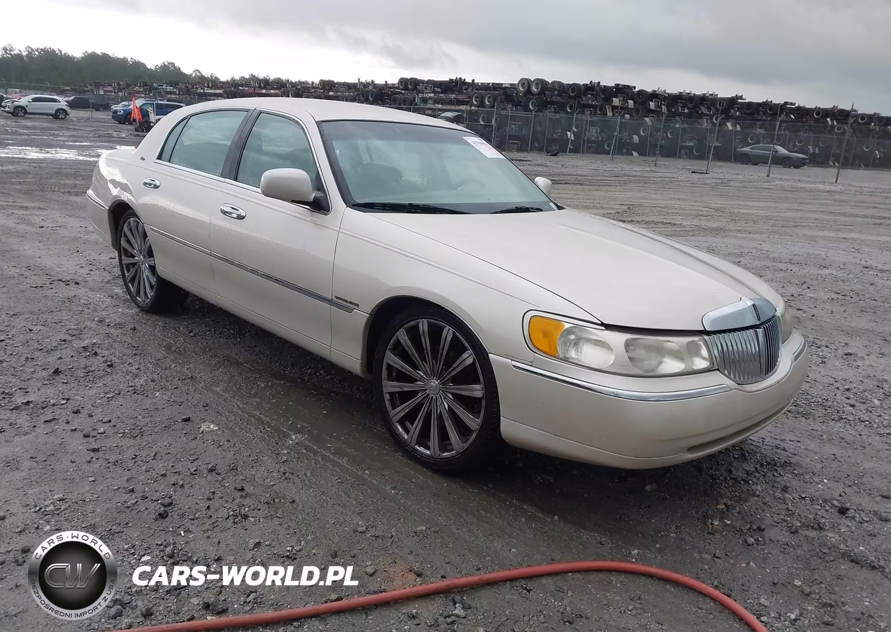 2000 Lincoln Town Car Cartier