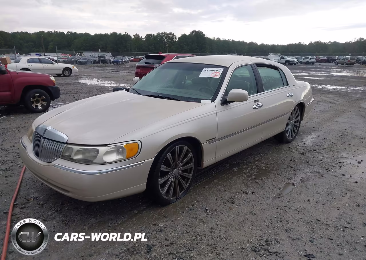 2000 Lincoln Town Car Cartier VIN:1LNHM83W9YY891453 - 2