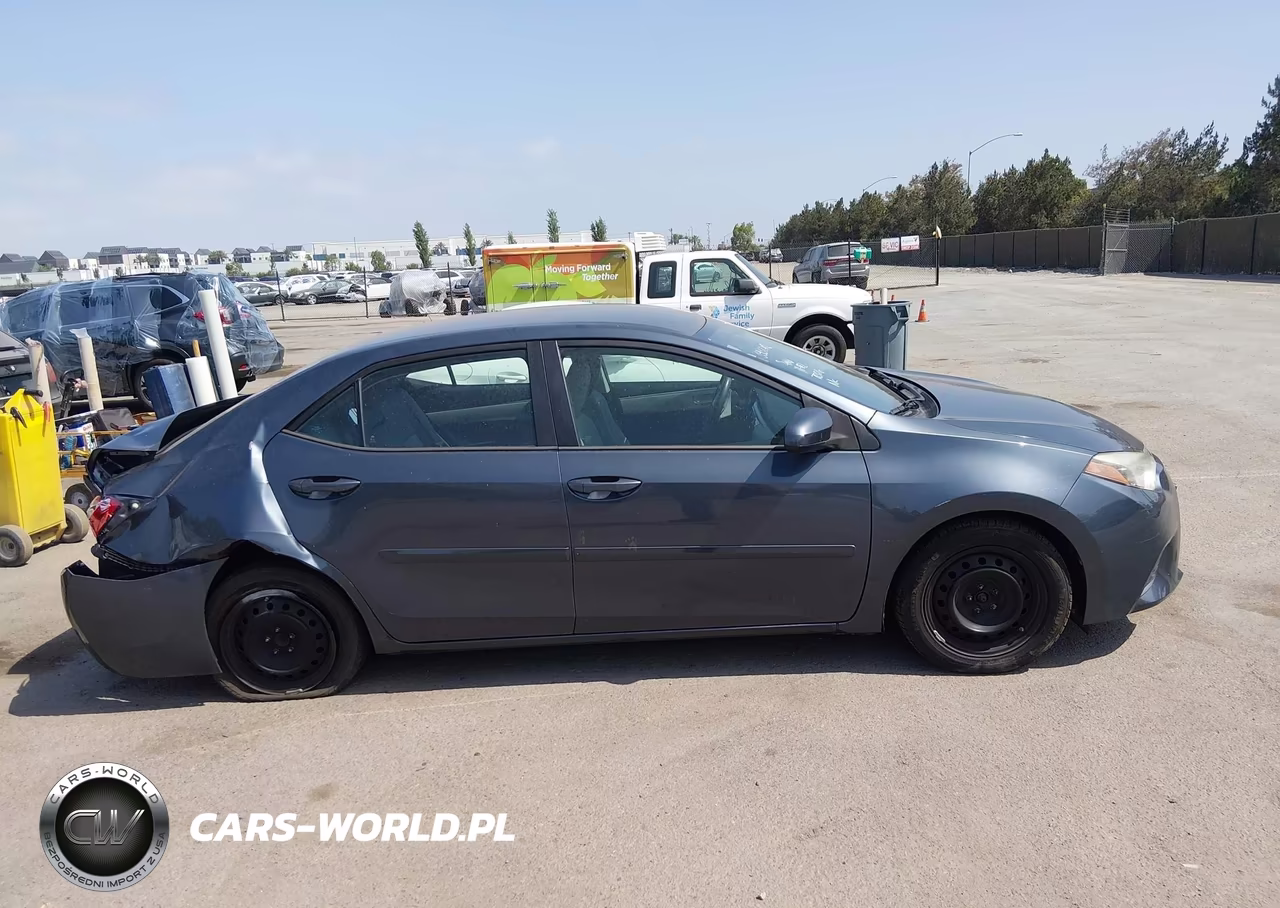 2015 Toyota Corolla Le VIN:5YFBURHE4FP229295 - 13