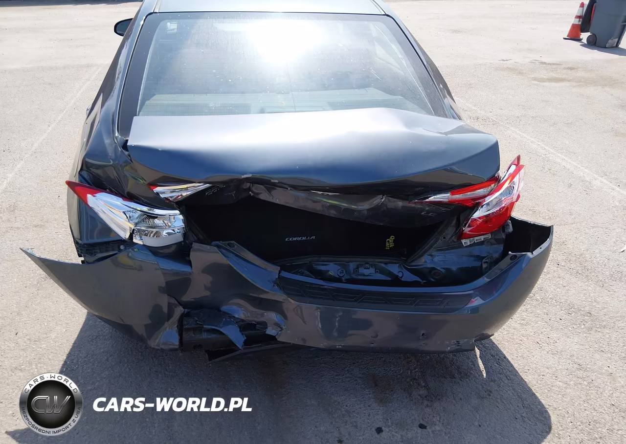 2015 Toyota Corolla Le VIN:5YFBURHE4FP229295 - 17