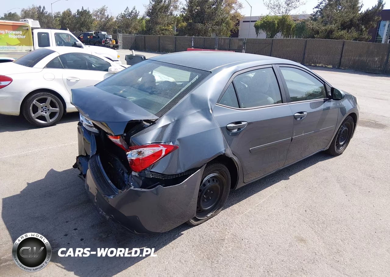 2015 Toyota Corolla Le VIN:5YFBURHE4FP229295 - 4