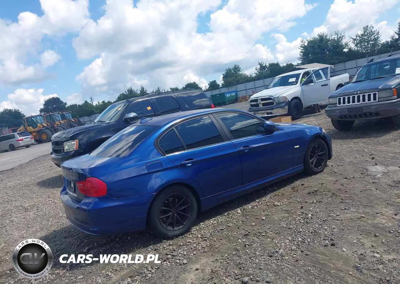2010 BMW 328I VIN:WBAPH7G54ANM50172 - 4