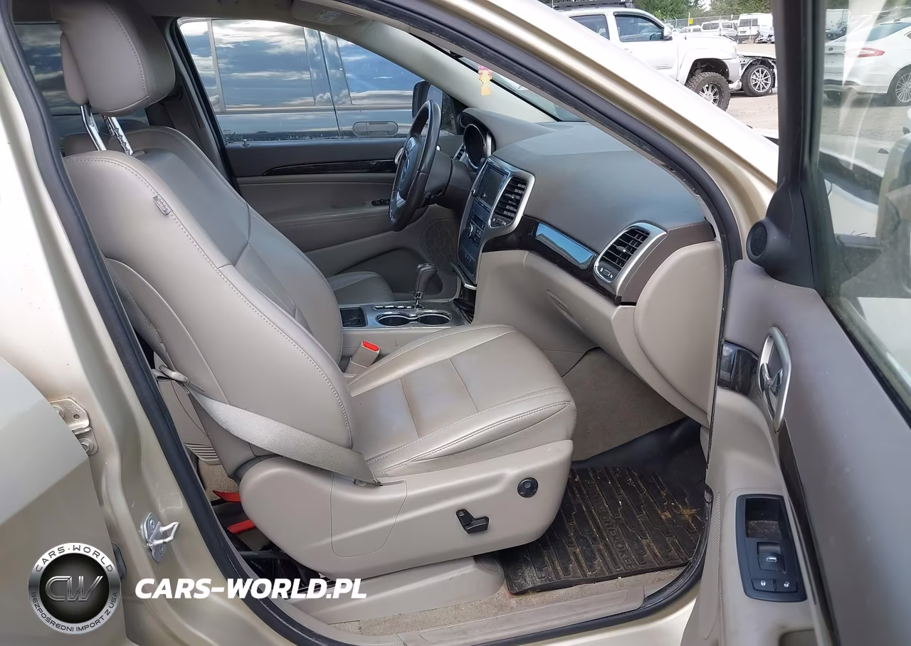 2011 Jeep Grand Cherokee Laredo VIN:1J4RR4GG6BC558213 - 5