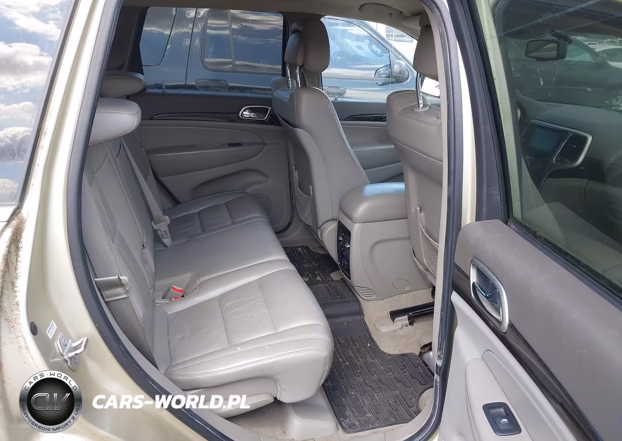 2011 Jeep Grand Cherokee Laredo VIN:1J4RR4GG6BC558213 - 8