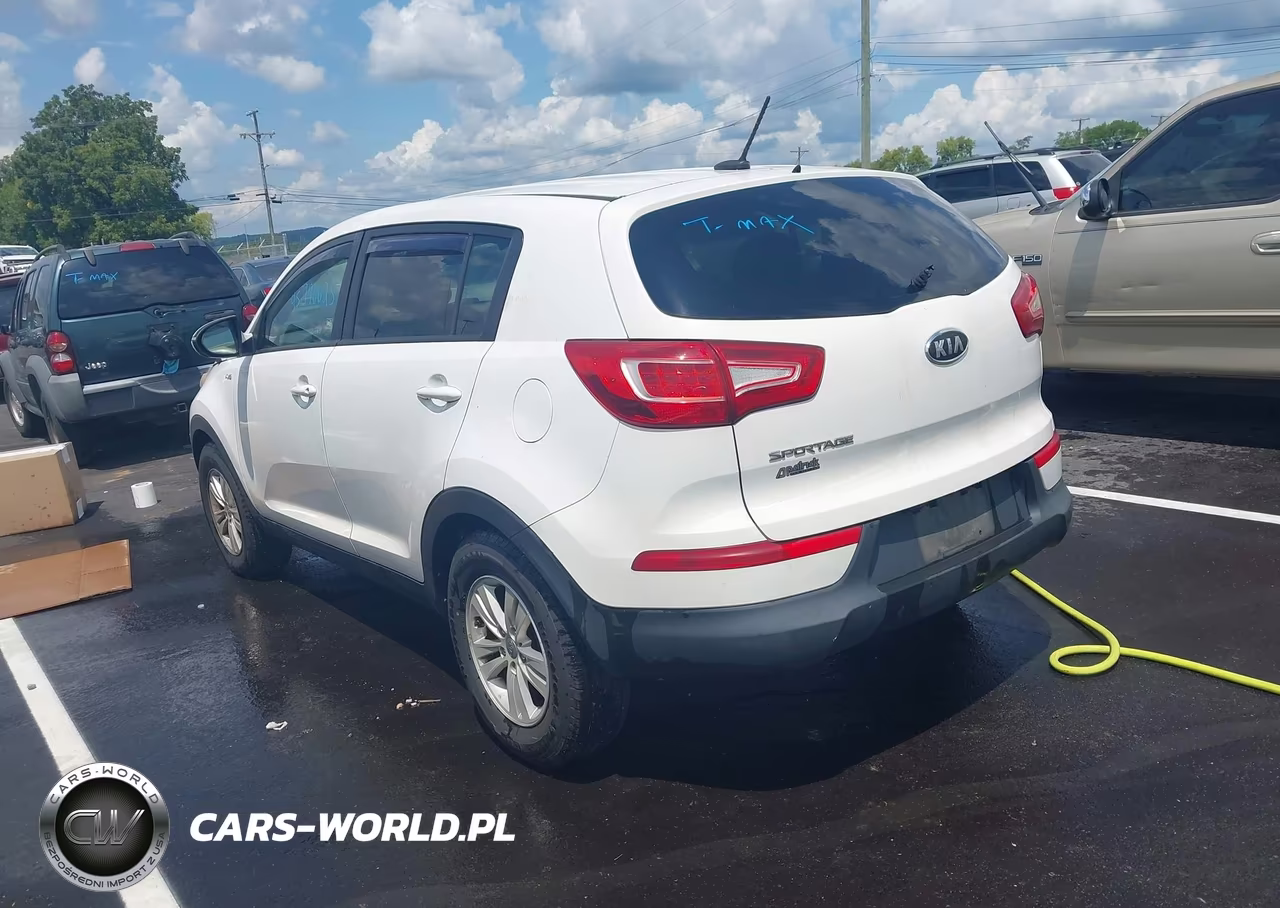 2011 Kia Sportage Lx VIN:KNDPBCA2XB7044737 - 3