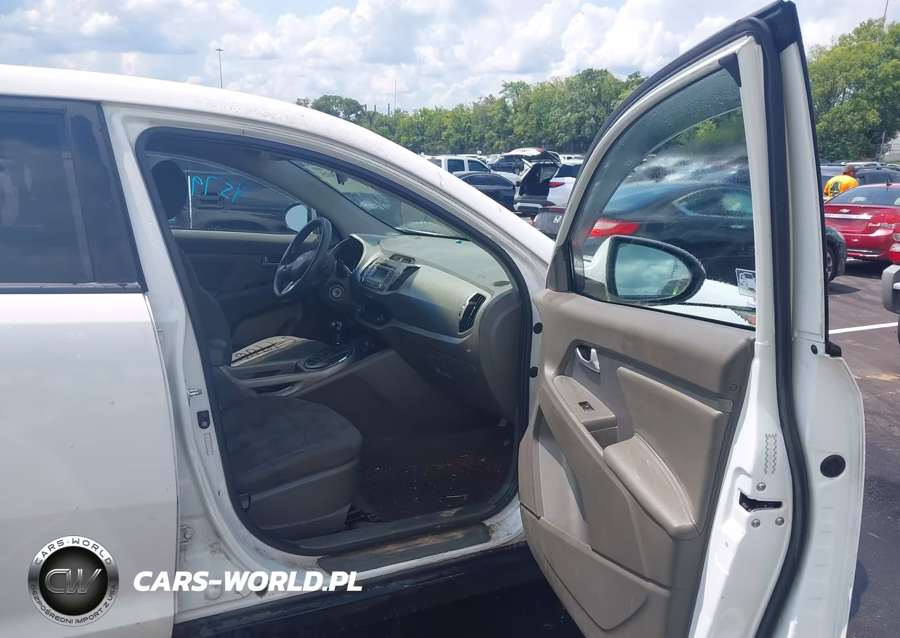 2011 Kia Sportage Lx VIN:KNDPBCA2XB7044737 - 5