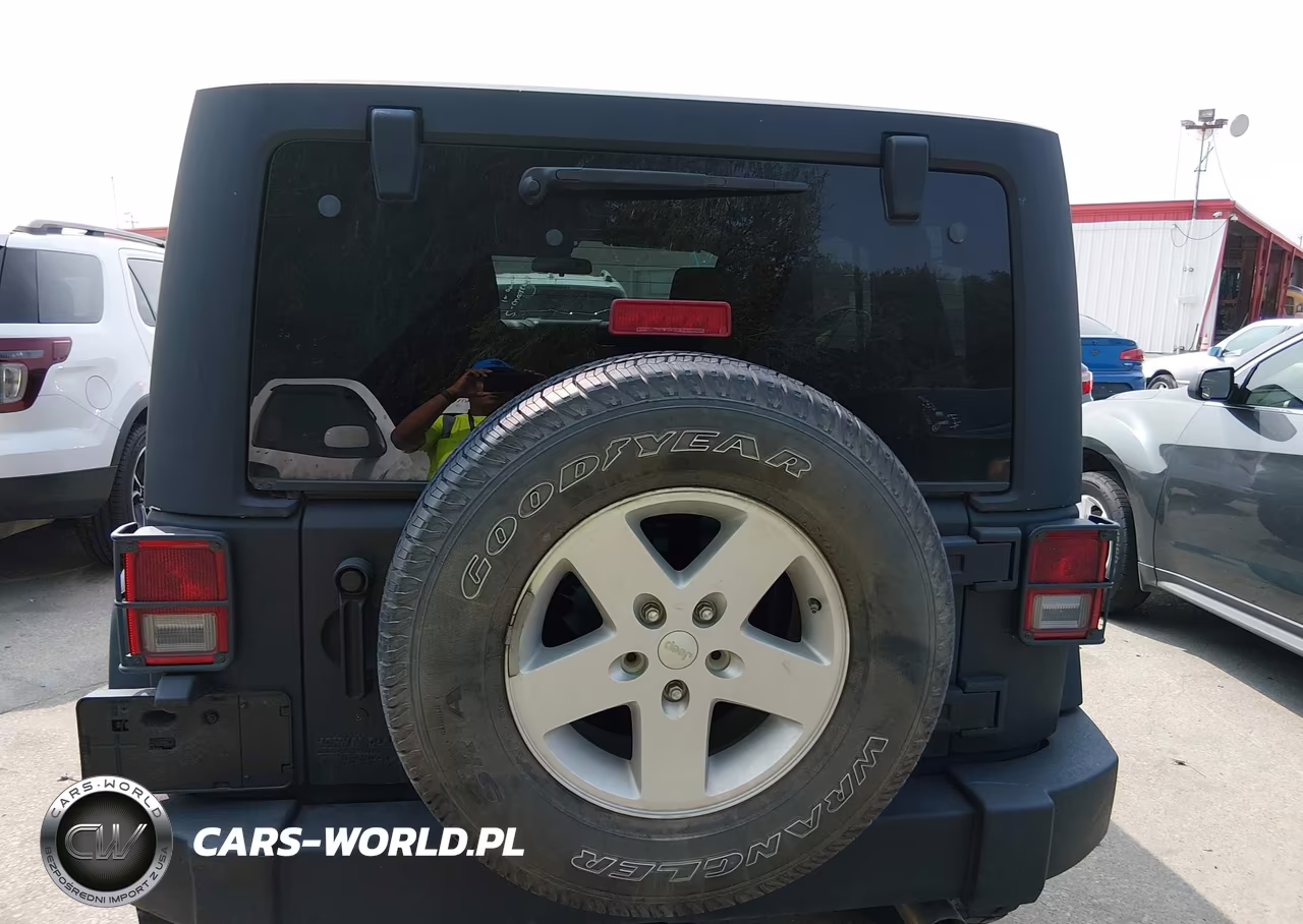 2011 Jeep Wrangler Unlimited Sport VIN:1J4BA3H15BL530691 - 16