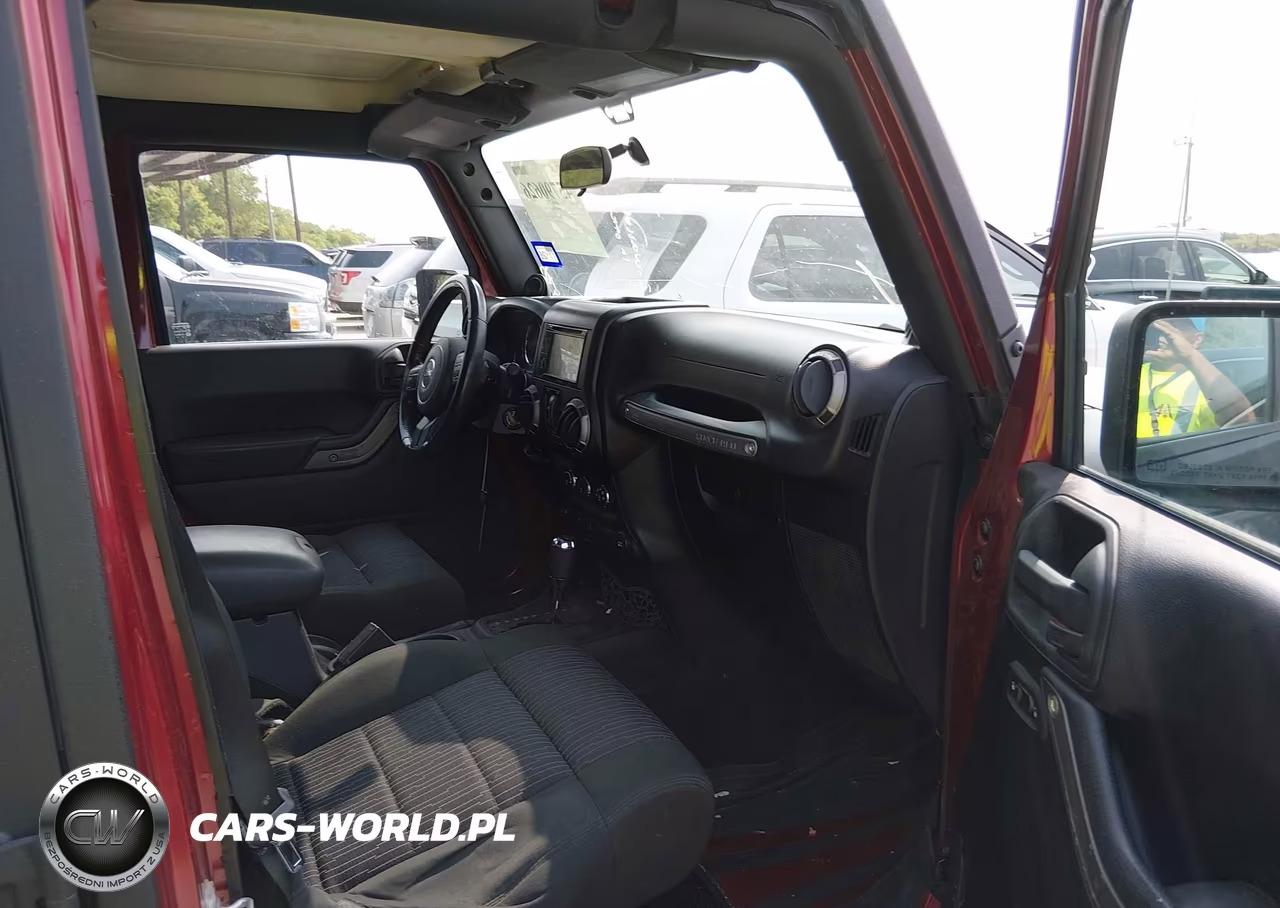 2011 Jeep Wrangler Unlimited Sport VIN:1J4BA3H15BL530691 - 5