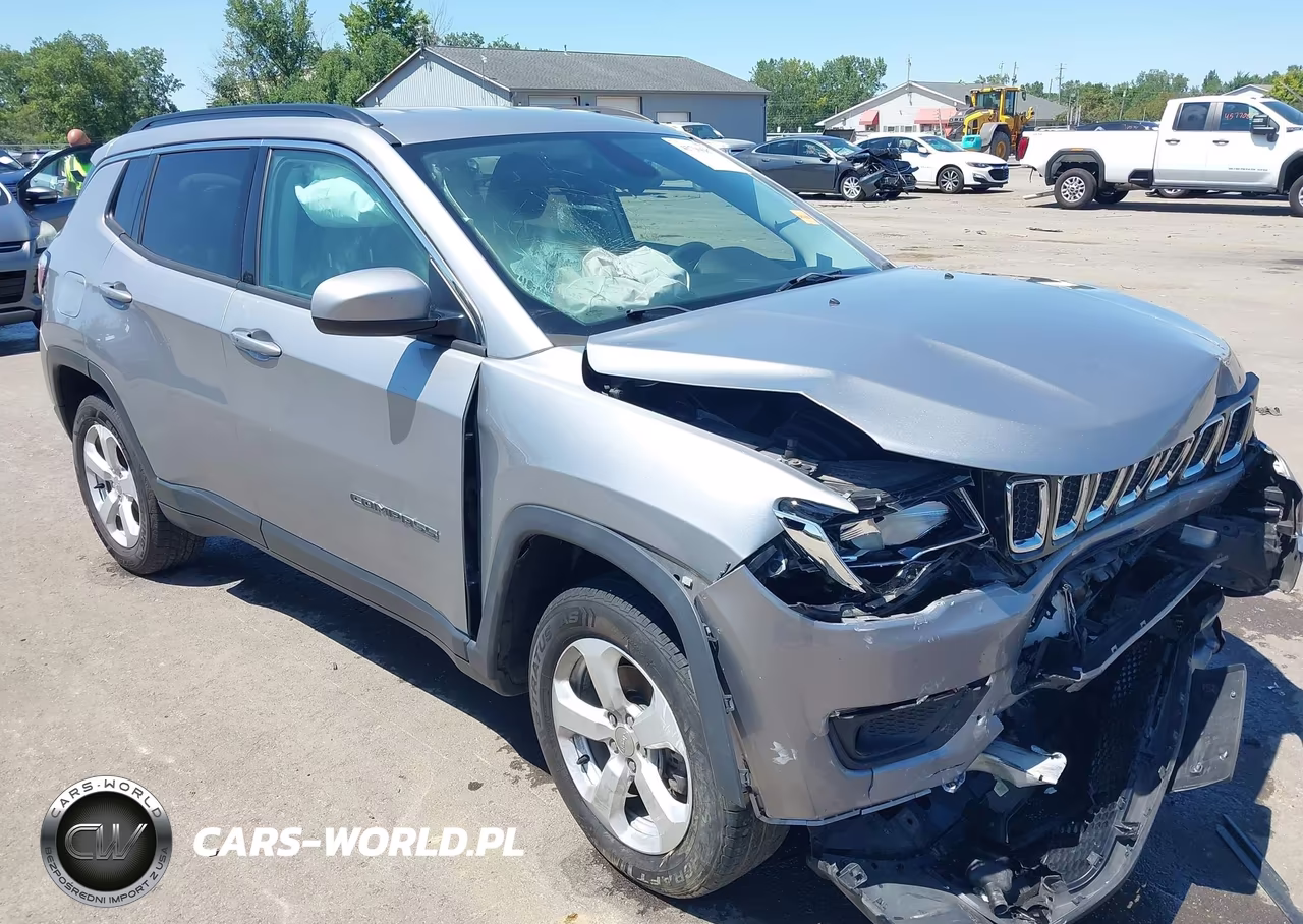 2017 Jeep New Compass Latitude 4X4 – zdjęcie 1 z 16