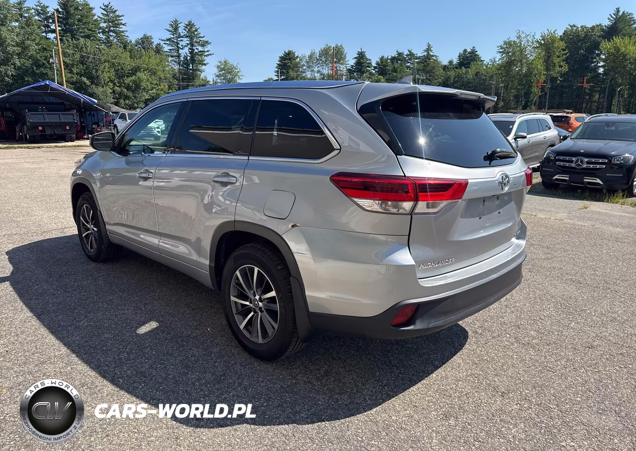 2017 Toyota Highlander Xle VIN:5TDJZRFH7HS362671 - 3