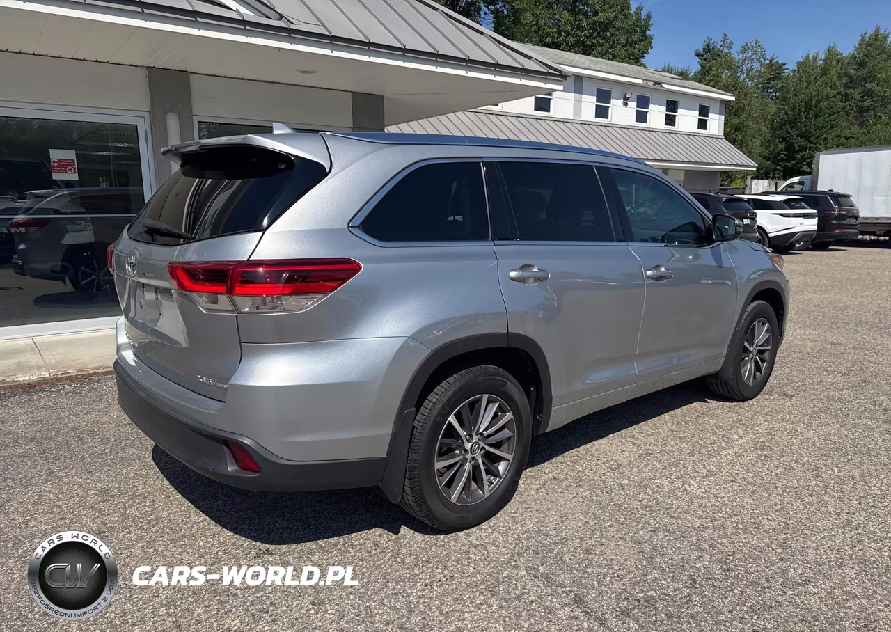 2017 Toyota Highlander Xle VIN:5TDJZRFH7HS362671 - 4