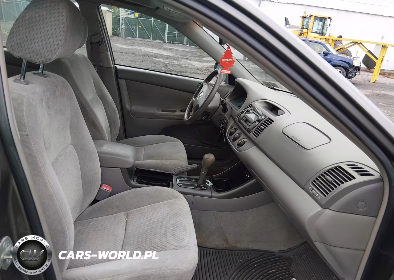 2004 Toyota Camry Le VIN:4T1BE32K14U849557 - 5