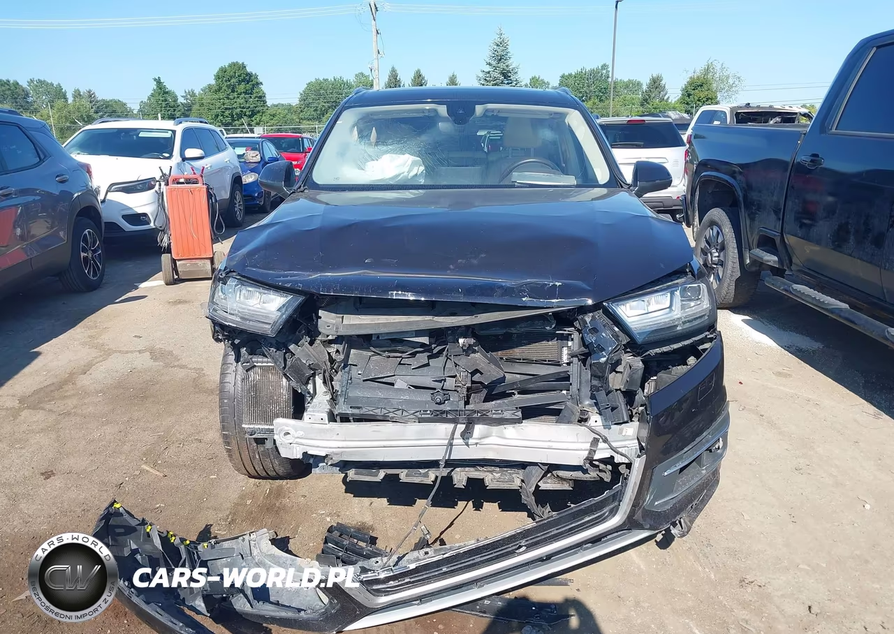 2018 Audi Q7 3.0T Premium VIN:WA1LAAF76JD028667 - 11