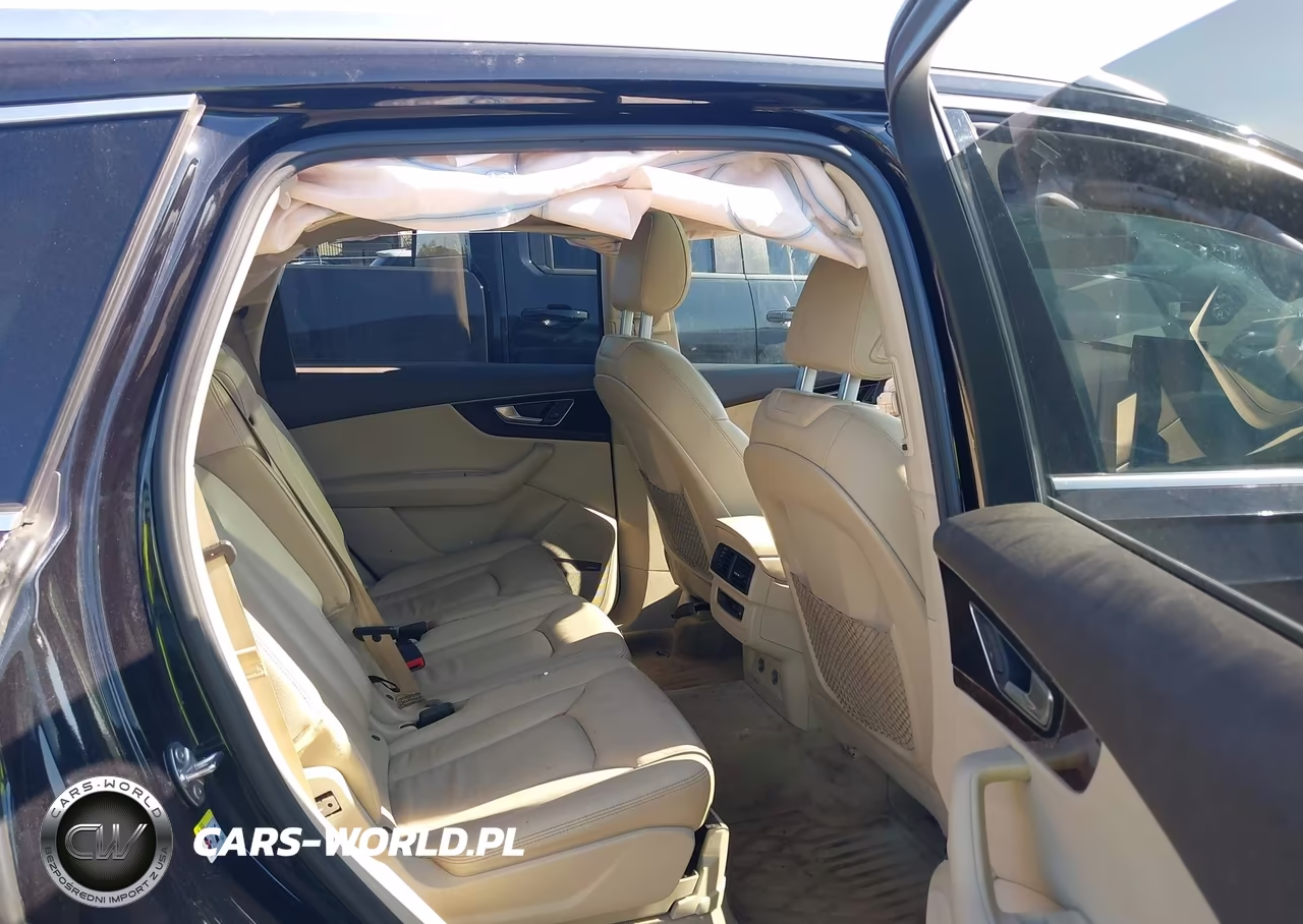 2018 Audi Q7 3.0T Premium VIN:WA1LAAF76JD028667 - 8