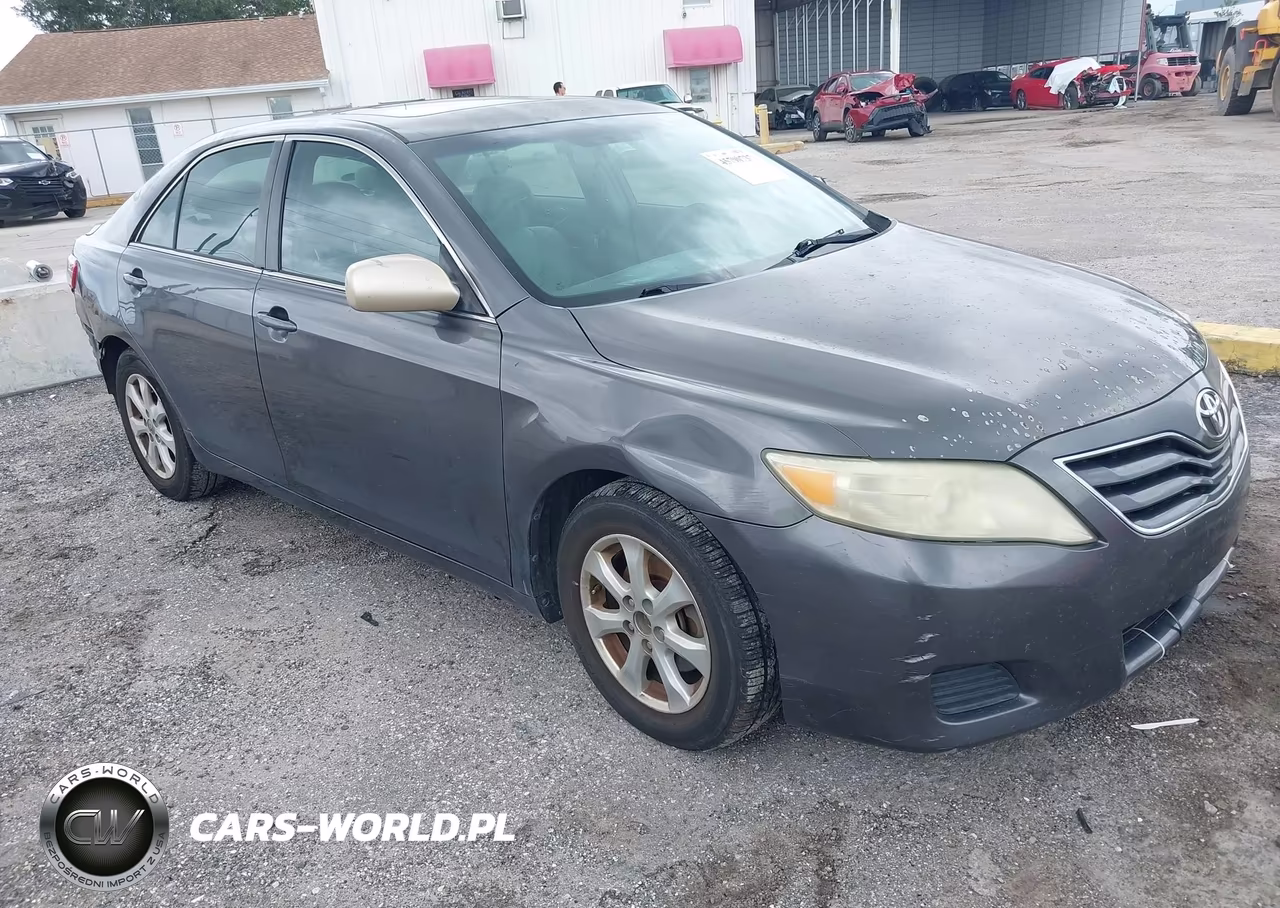 2011 Toyota Camry Le – zdjęcie 1 z 17